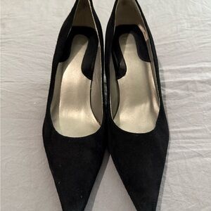 Elegant Black Women's Pumps